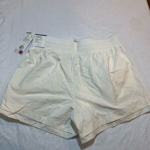 Alia Women's Cream Athletic Shorts size medium